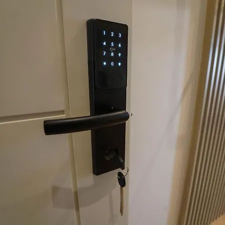 Apartment 2 Steps From Center 3 1 *