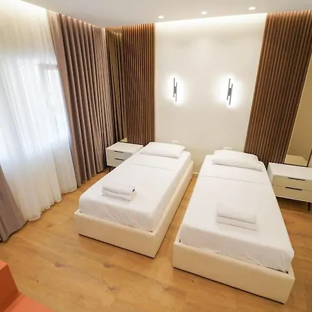 公寓 2 Steps From Center 3 1